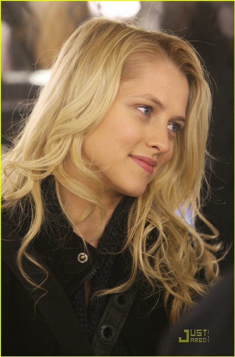 Teresa palmer take home tonight